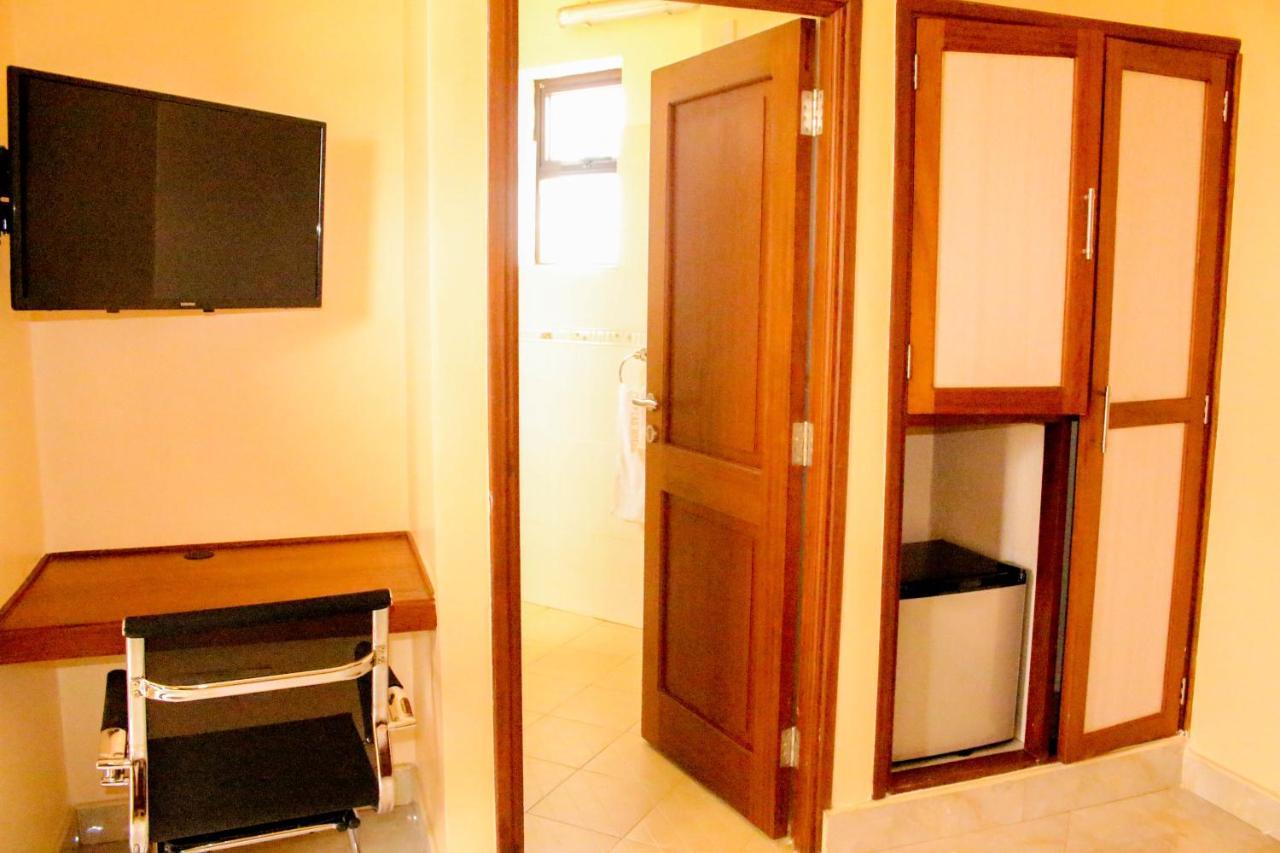 Prinias Hotel Kisumu Exterior photo