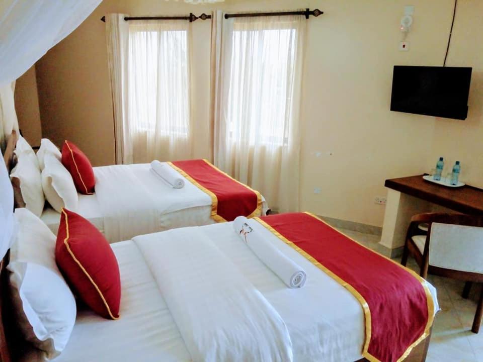 Prinias Hotel Kisumu Exterior photo